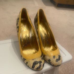 Naughty Monkey Yellow & Black Animal Print Rockabilly Round Toe Heels Size 7